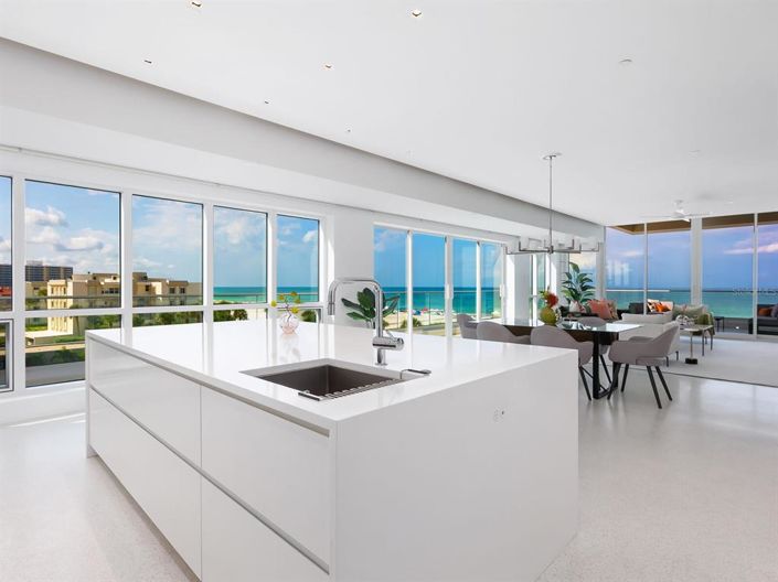 Image No.15-4 Bed Property for sale