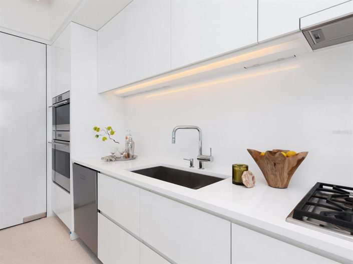 Image No.16-4 Bed Property for sale