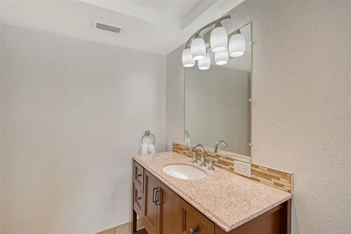 Image No.30-2 Bed Property for sale