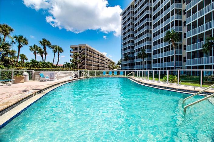 Image No.56-2 Bed Property for sale