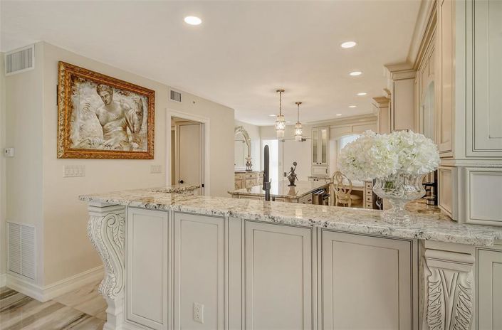 Image No.17-2 Bed Property for sale