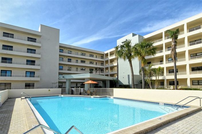 Image No.36-2 Bed Property for sale