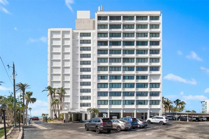 Image No.54-3 Bed Property for sale