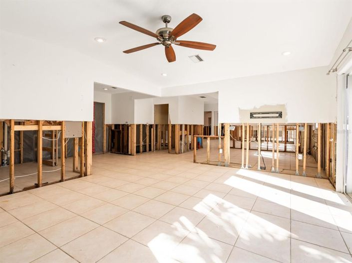 Image No.14-3 Bed Property for sale