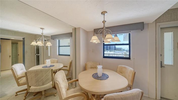 Image No.8-Propriété de 2 chambres à vendre à Sarasota