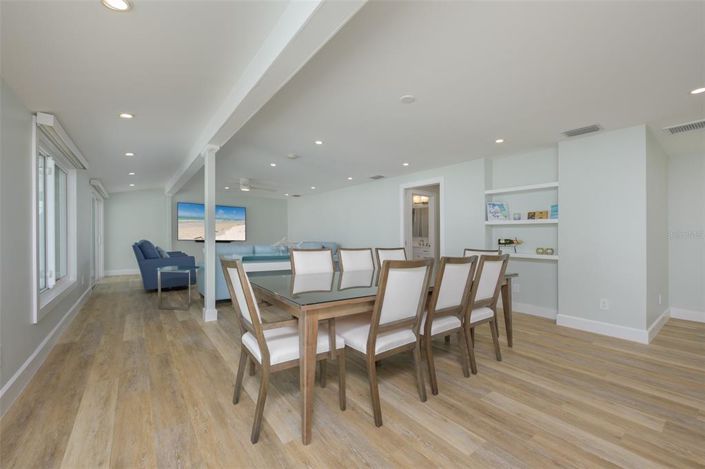 Image No.8-Propriété de 2 chambres à vendre à Sarasota