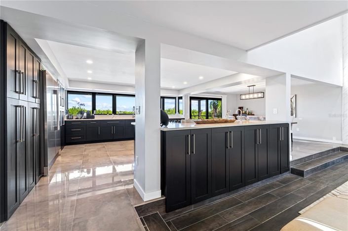 Image No.11-4 Bed Property for sale