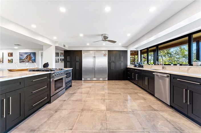 Image No.13-4 Bed Property for sale