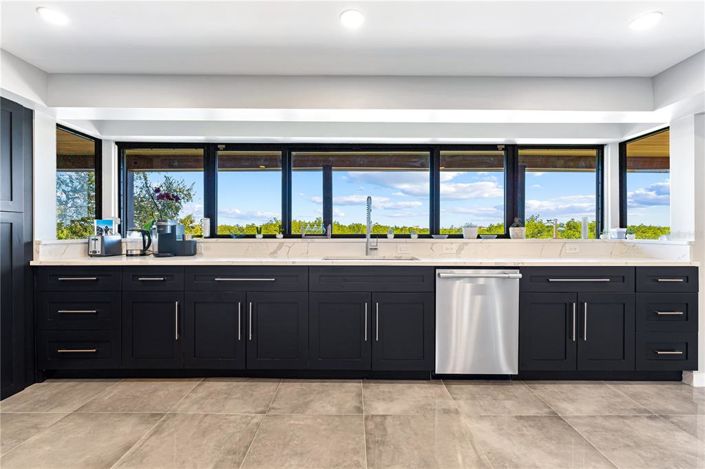 Image No.14-4 Bed Property for sale