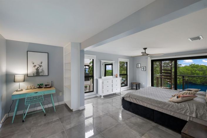 Image No.18-4 Bed Property for sale