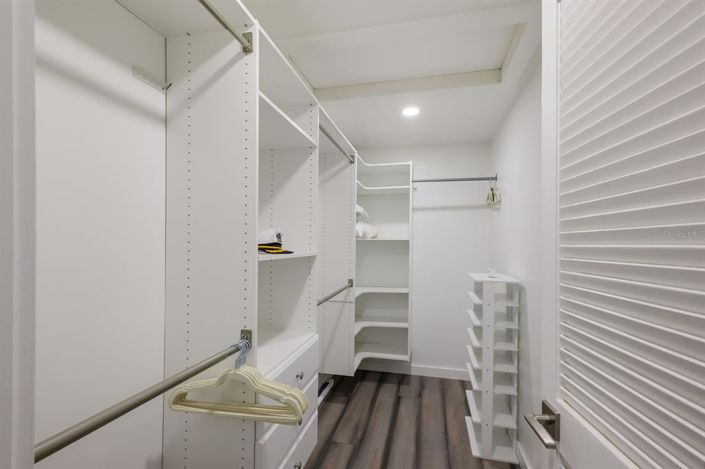 Image No.27-4 Bed Property for sale