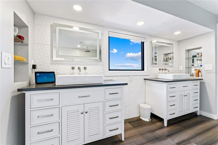 Image No.31-4 Bed Property for sale