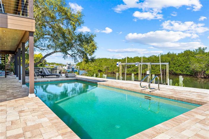 Image No.37-4 Bed Property for sale