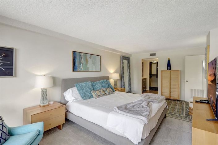 Image No.19-3 Bed Property for sale