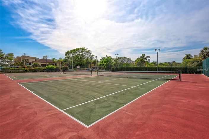 Image No.40-3 Bed Property for sale