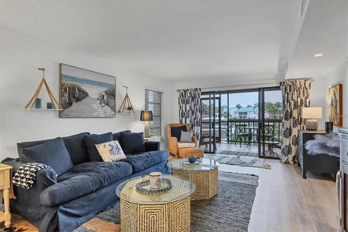 Image No.11-2 Bed Property for sale