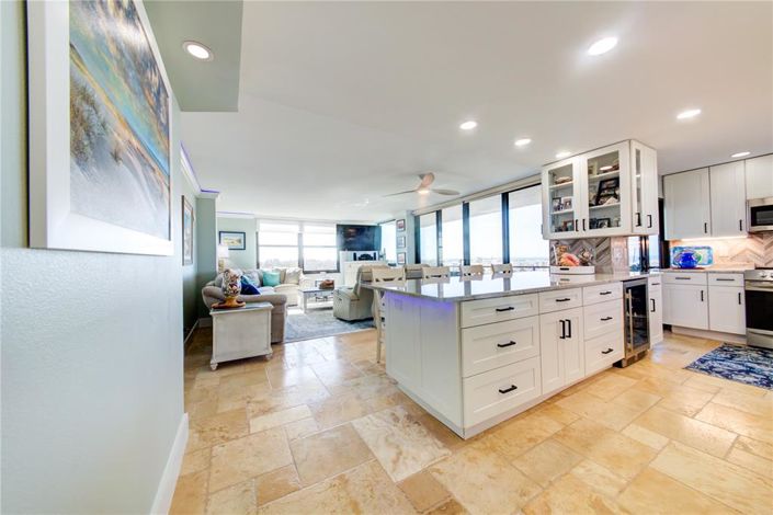 Image No.25-2 Bed Property for sale