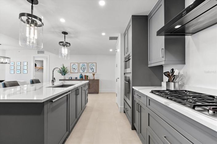 Image No.10-2 Bed Property for sale