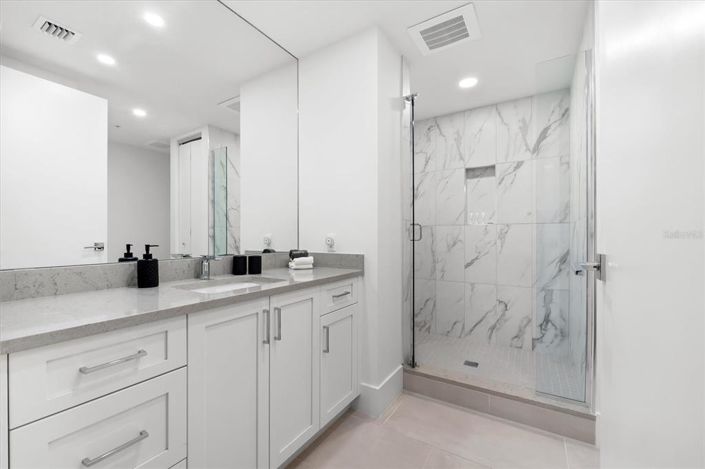 Image No.43-2 Bed Property for sale