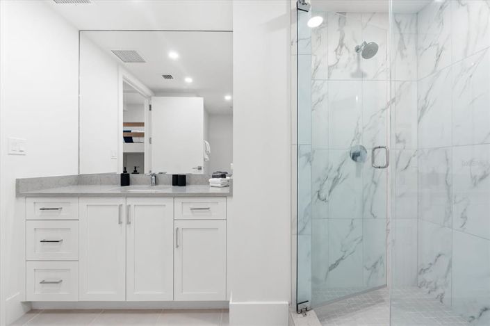 Image No.44-2 Bed Property for sale