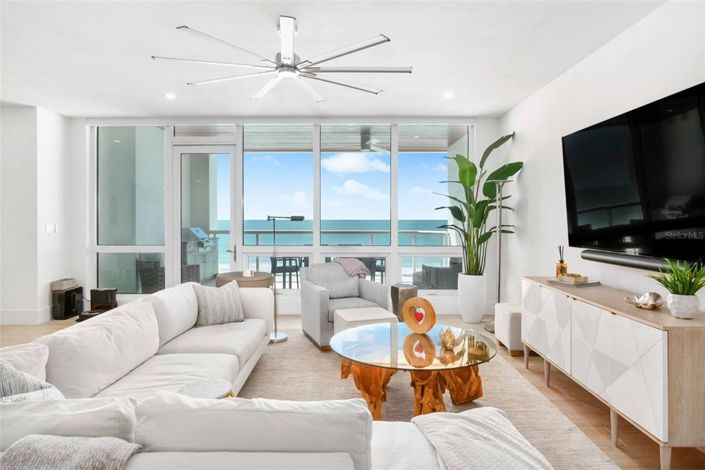 Image No.10-3 Bed Property for sale