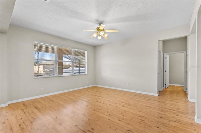 Image No.11-5 Bed Property for sale