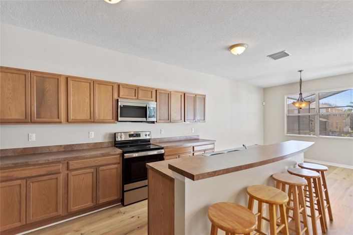 Image No.12-5 Bed Property for sale