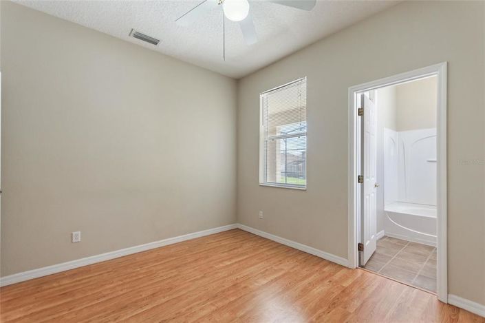 Image No.20-5 Bed Property for sale