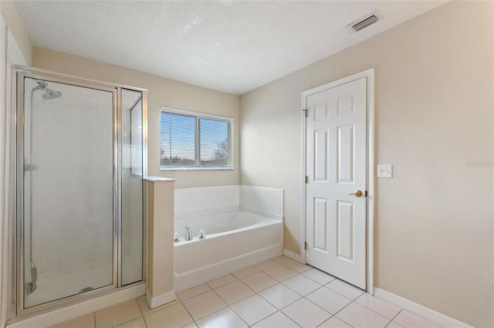 Image No.28-5 Bed Property for sale