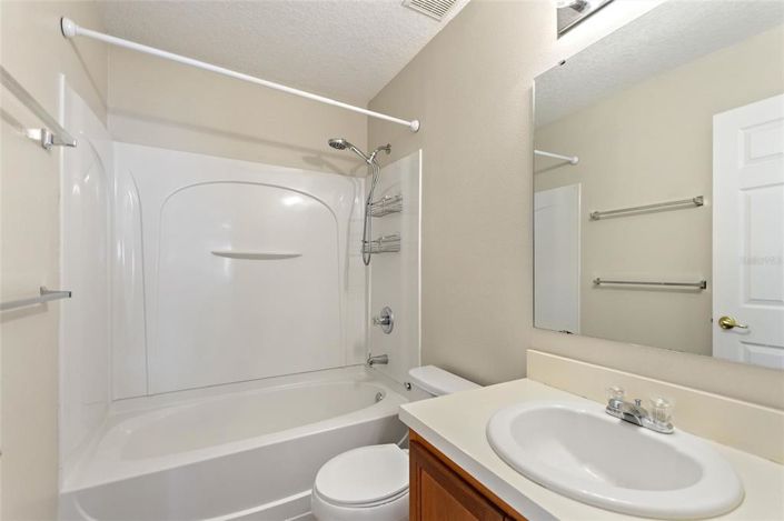 Image No.40-5 Bed Property for sale