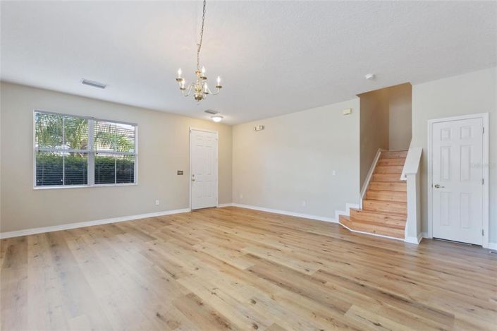 Image No.6-5 Bed Property for sale