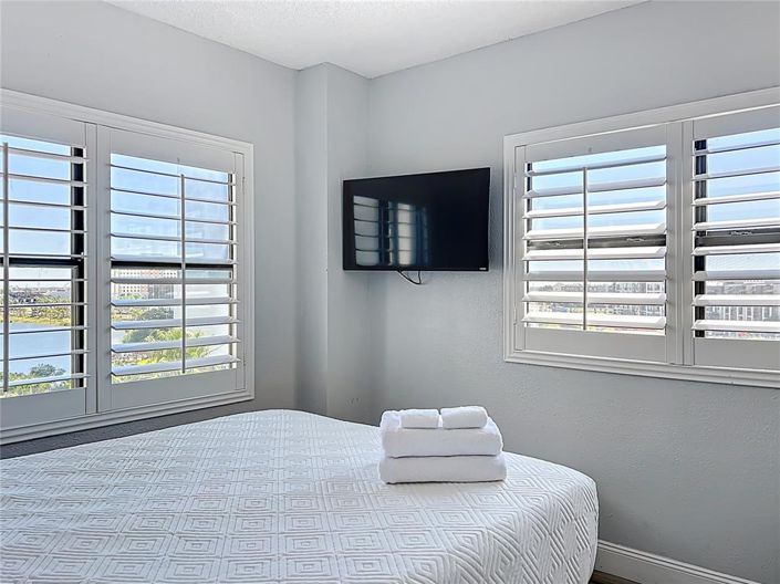 Image No.20-2 Bed Property for sale