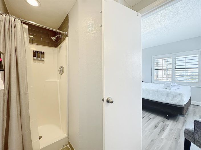 Image No.24-2 Bed Property for sale