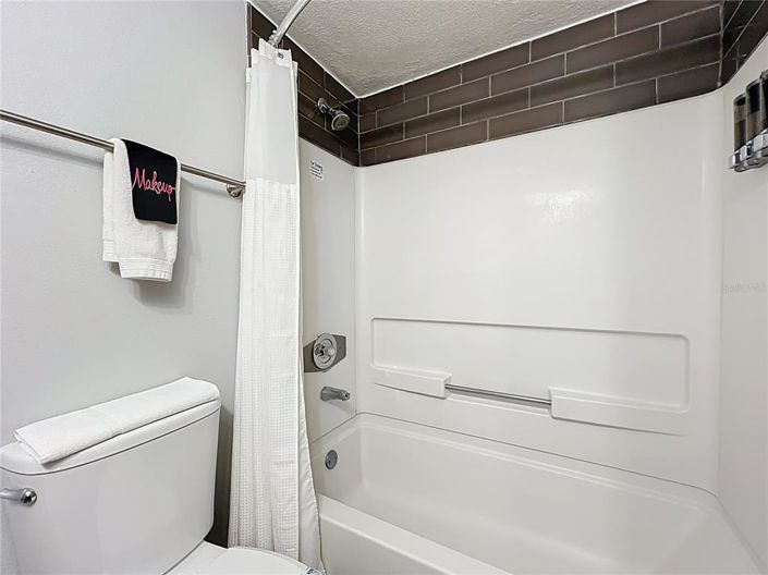 Image No.28-2 Bed Property for sale