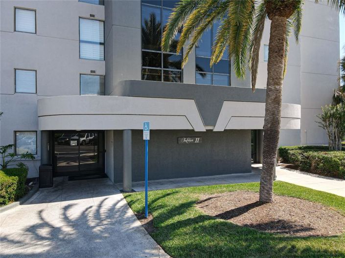 Image No.35-2 Bed Property for sale