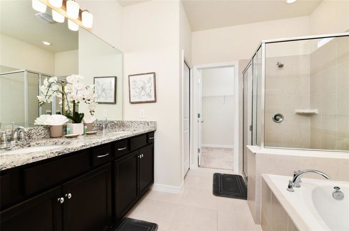 Image No.32-5 Bed Property for sale