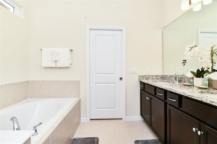 Image No.33-5 Bed Property for sale