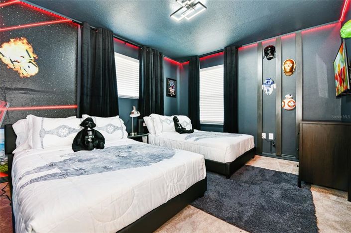 Image No.40-5 Bed Property for sale