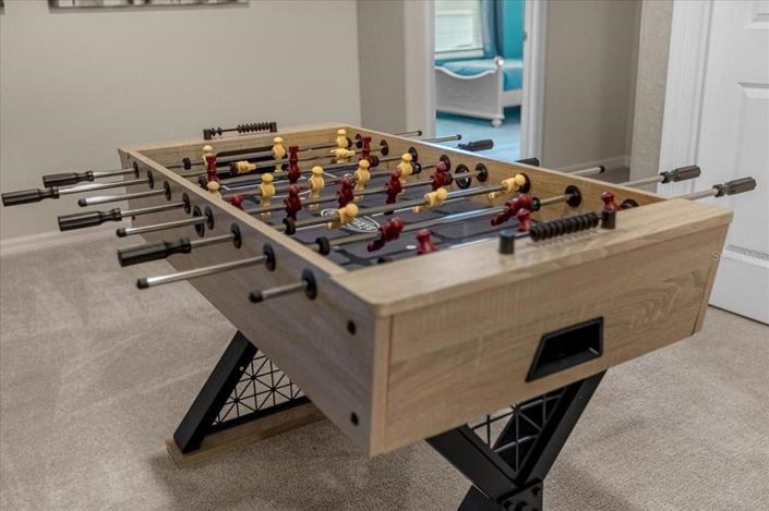 Image No.16-10 Bed Property for sale