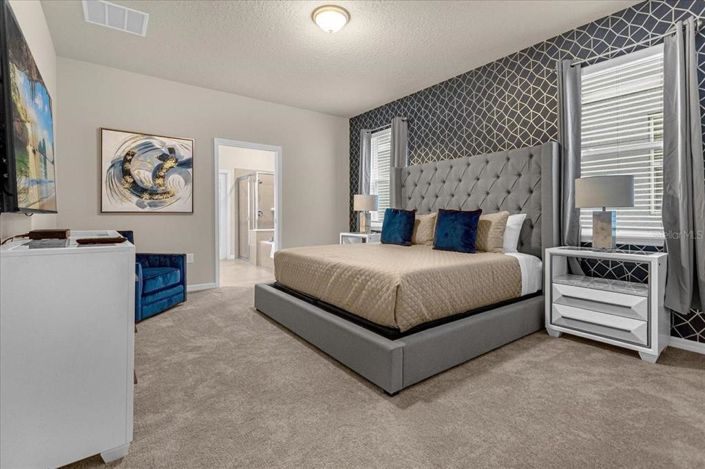 Image No.35-10 Bed Property for sale