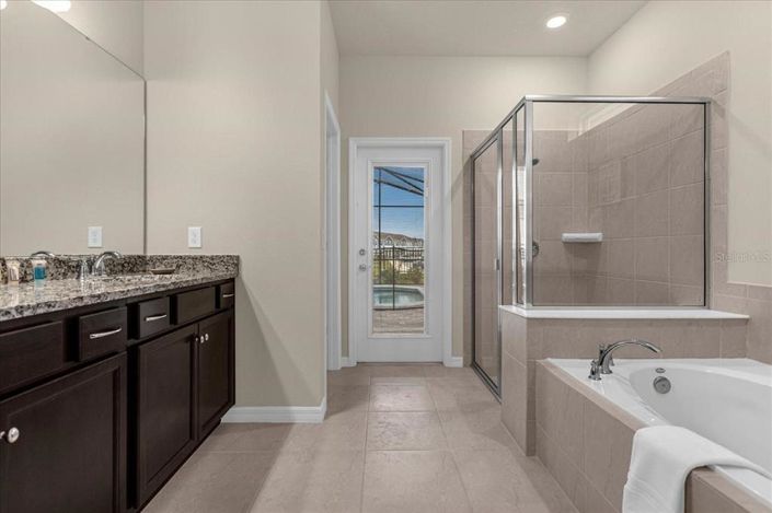 Image No.37-10 Bed Property for sale