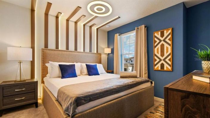 Image No.14-7 Bed Property for sale