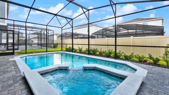 Image No.24-7 Bed Property for sale