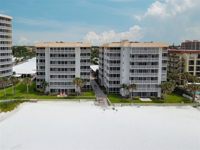 Image No.3-Propriété de 2 chambres à vendre à Sarasota