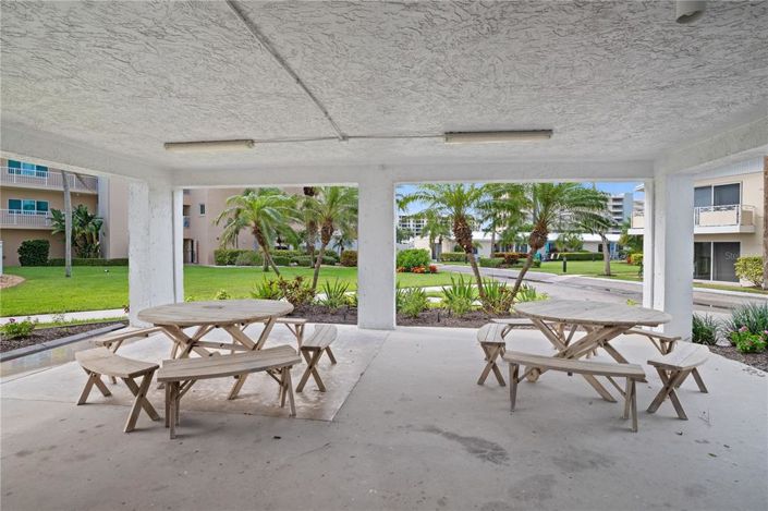 Image No.32-2 Bed Property for sale