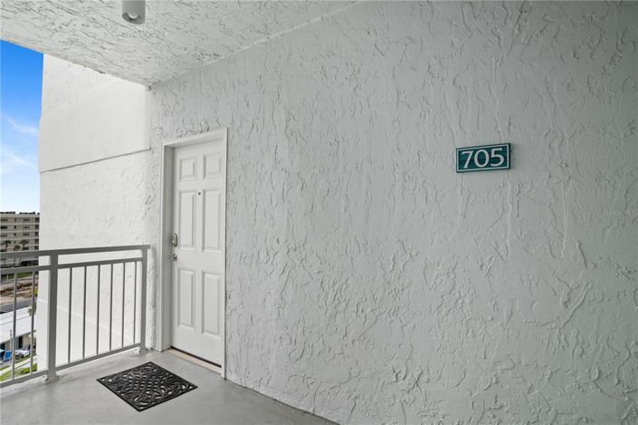 Image No.33-2 Bed Property for sale