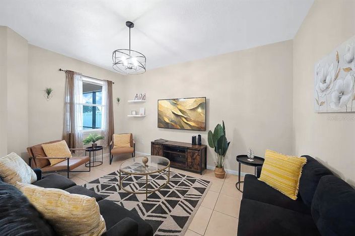 Image No.4-4 Bed Property for sale