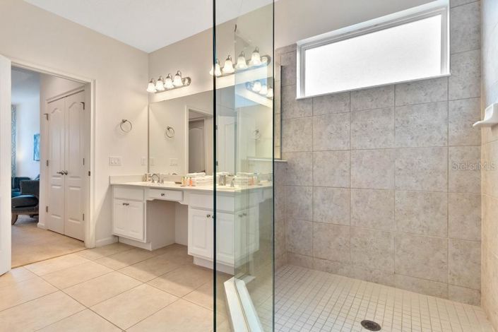 Image No.13-7 Bed Property for sale