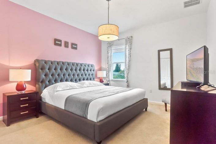 Image No.14-7 Bed Property for sale