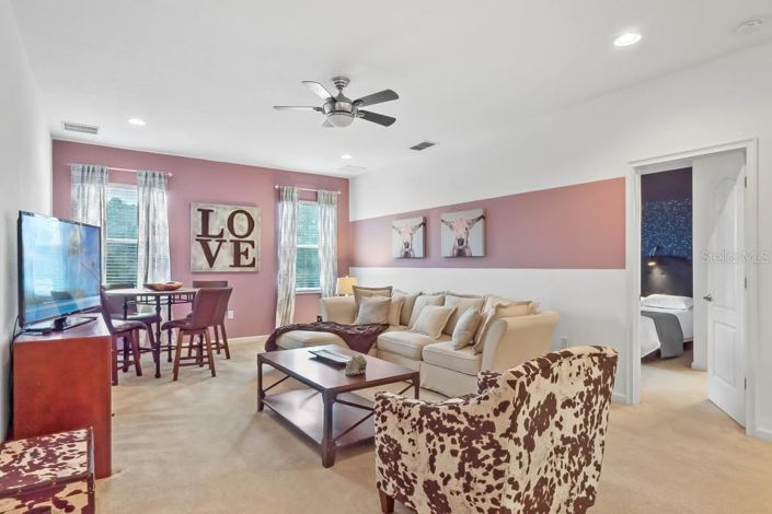 Image No.25-7 Bed Property for sale